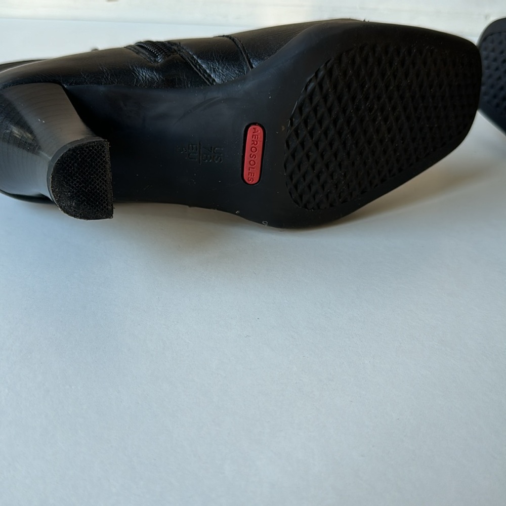 Aerosoles black boots with zipper closure. - Picture 7 of 12